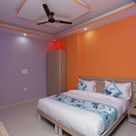 Oyo Rose Residency Near Dwarka Sector 9 Metro Station Hotell New Delhi Eksteriør bilde