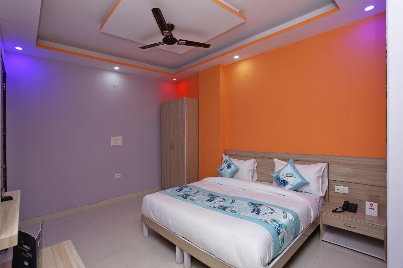 Oyo Rose Residency Near Dwarka Sector 9 Metro Station Hotell New Delhi Eksteriør bilde