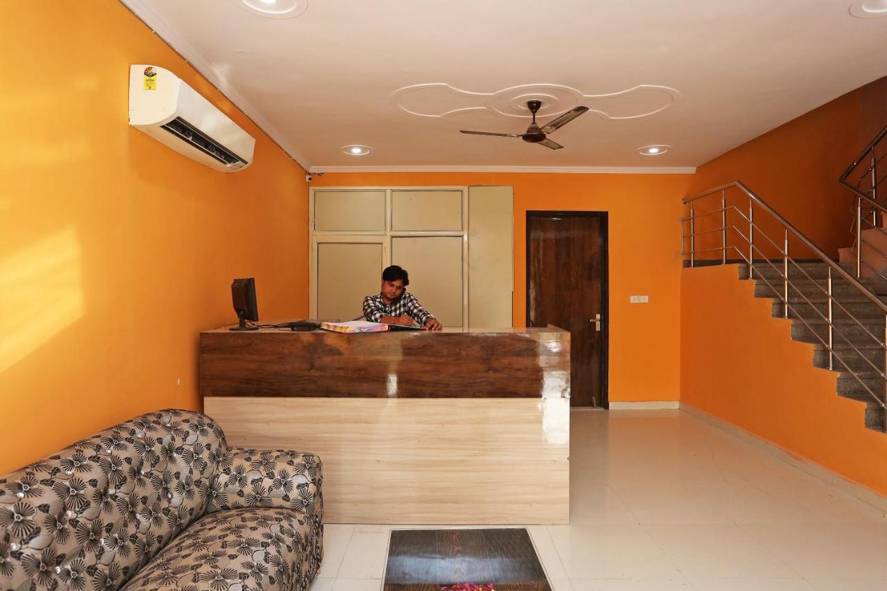Oyo Rose Residency Near Dwarka Sector 9 Metro Station Hotell New Delhi Eksteriør bilde